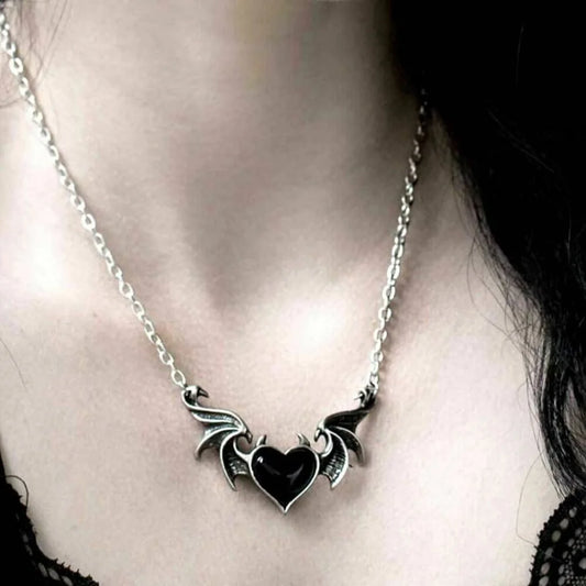 Gothic Vampire Bat Necklace Heart Pendant Necklace For Men Women Witch Jewelry Accessories Bat Charm Choker Best Friend Gifts